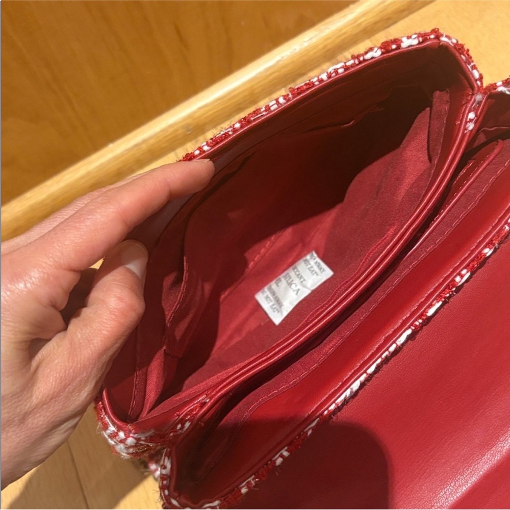 Badgley Mischka Red and White Tweed Shoulder Bag - Picture 13 of 17